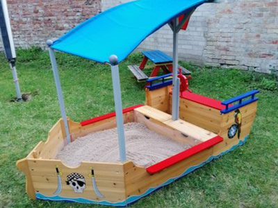 Die Seepferdchenflotte hat endlich ihr eigenes Buddelschiff :D